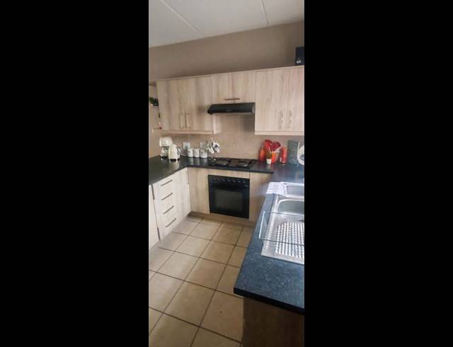 2 BEDROOM HOUSE FOR SALE IN WILGEHEUWEL